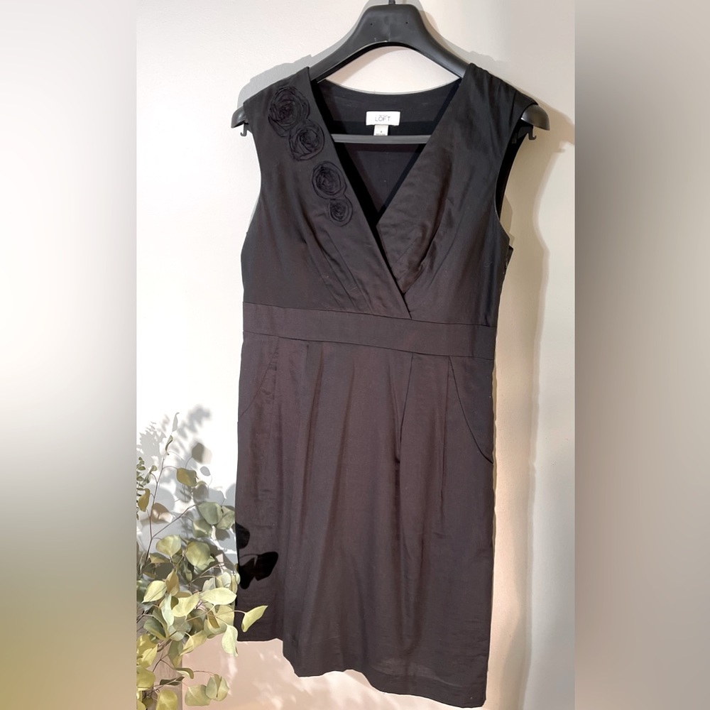 Loft Size 6 dress, knee length
